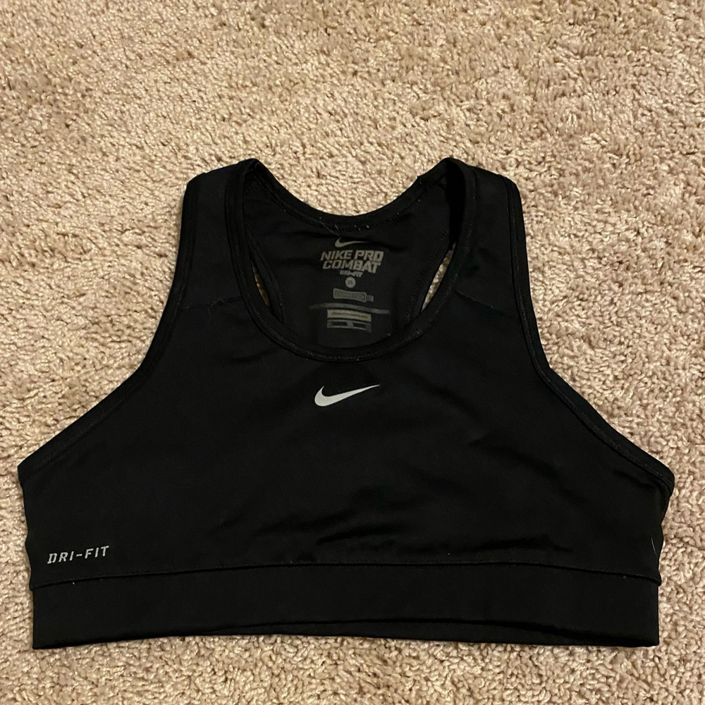 NIKE // sport bra